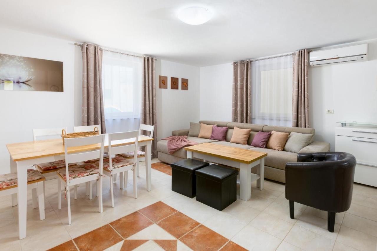 Vrdoljak Medulin Bagian luar foto